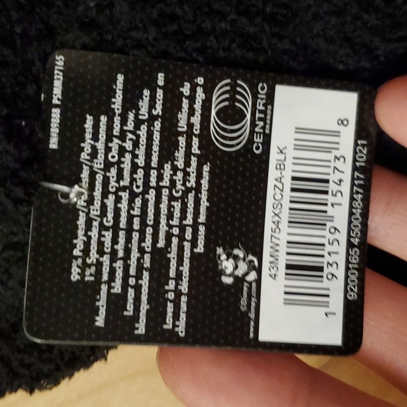 NWT Disney Minnie Mouse pack of 2 pair of fuzzy socks. Black. Red, polka dot. - Picture 4 of 5